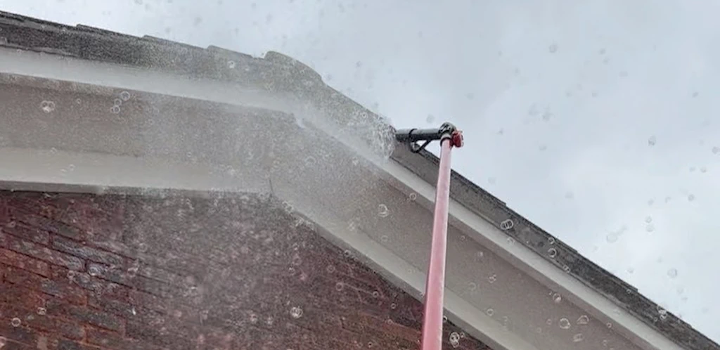 The Benefits of Using a Water Fed Pole System for Window Cleaning